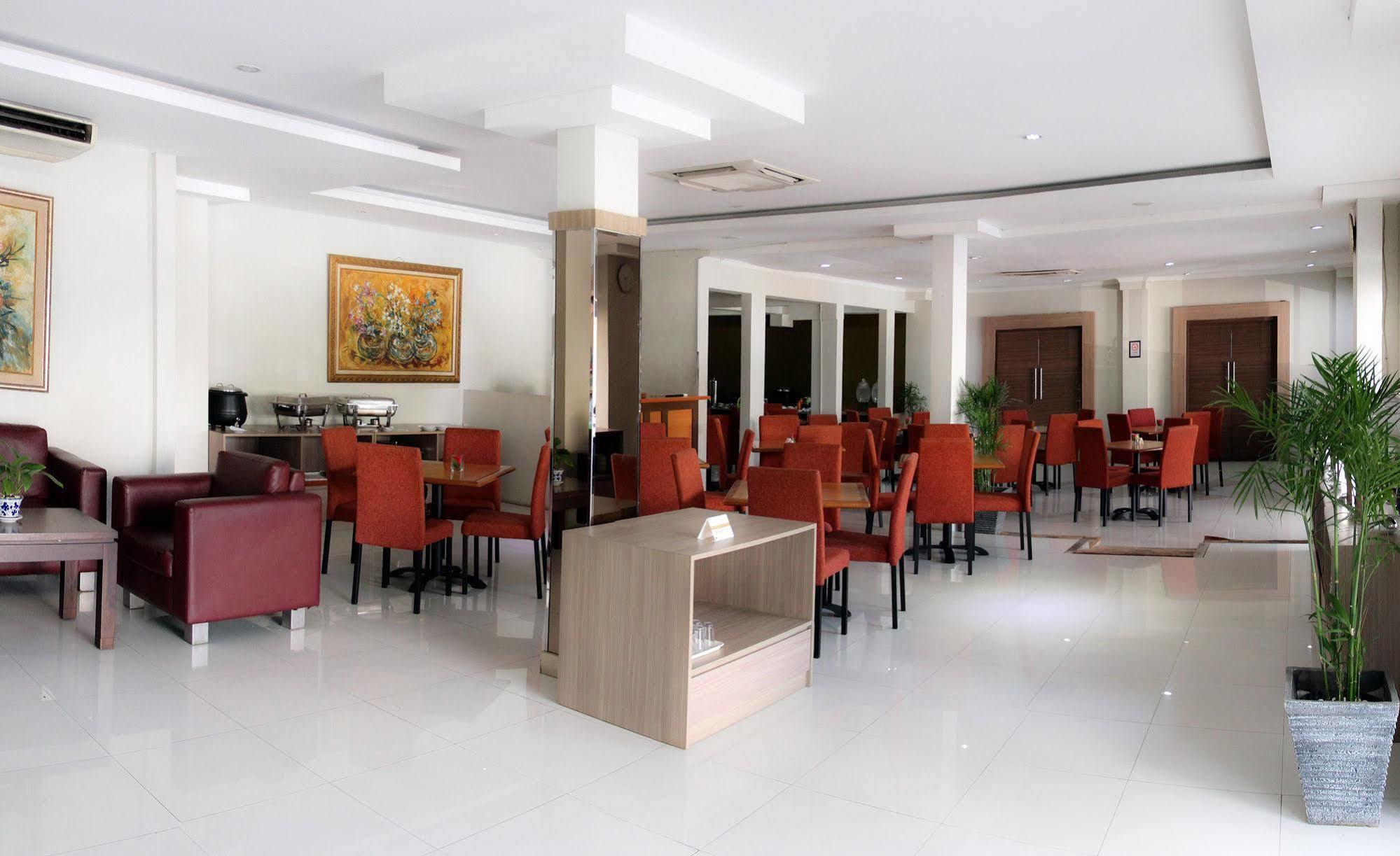Sofyan Hotel Soepomo Jakarta Exterior photo